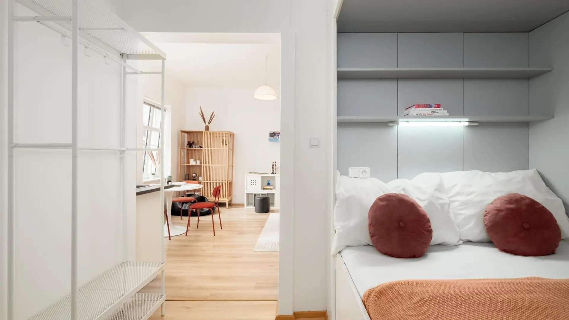 Apartment Prague Days - Playful Studio In Hip Area